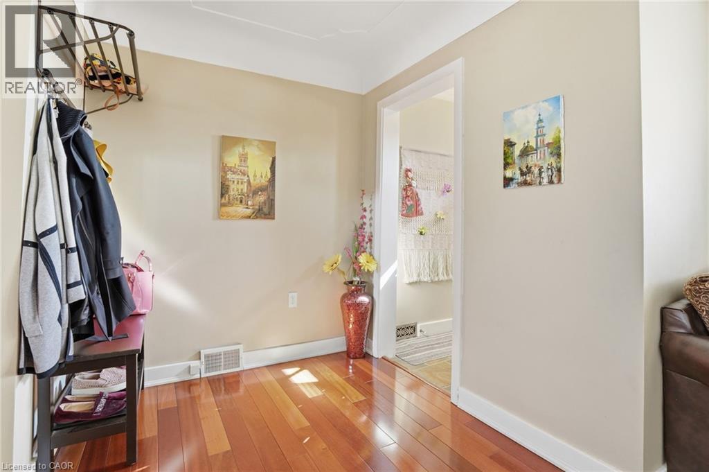 848 Upper Wellington Street, Hamilton, ON - Indoor Photo Showing Other Room