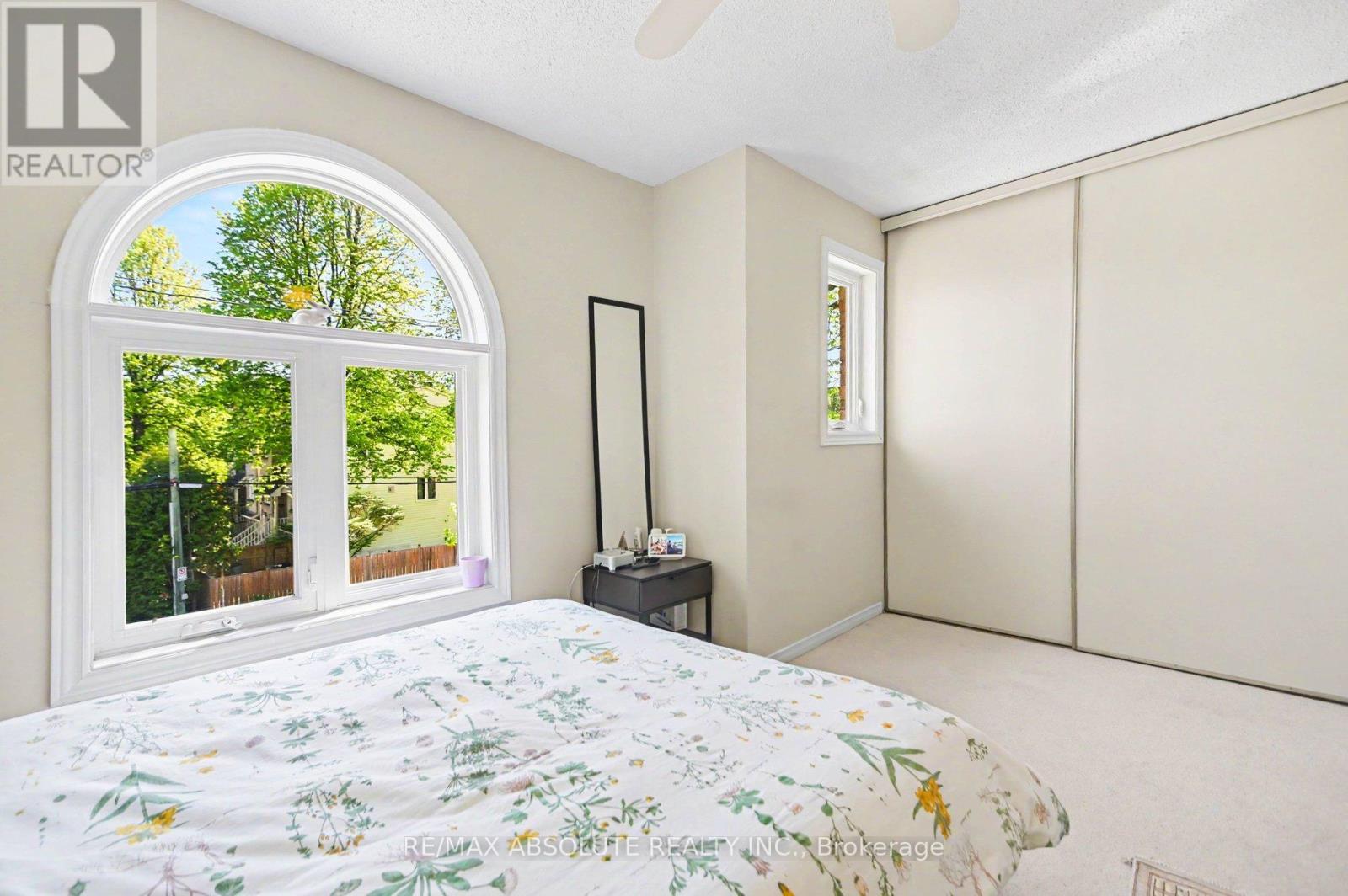 700 Tweedsmuir Avenue, Ottawa, ON - Indoor Photo Showing Bedroom