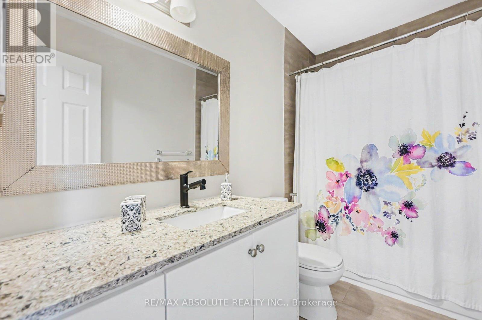 700 Tweedsmuir Avenue, Ottawa, ON - Indoor Photo Showing Bathroom