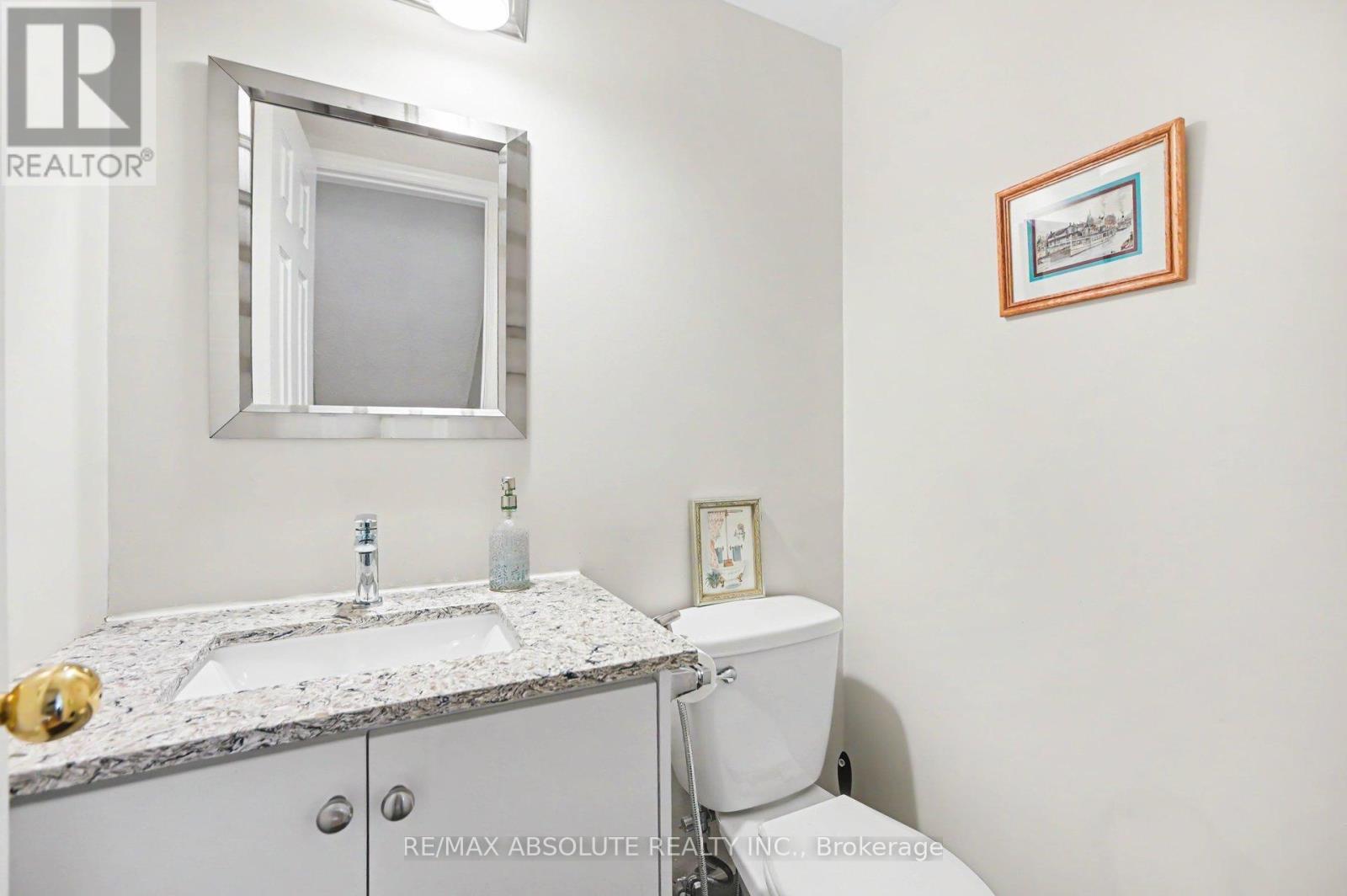 700 Tweedsmuir Avenue, Ottawa, ON - Indoor Photo Showing Bathroom