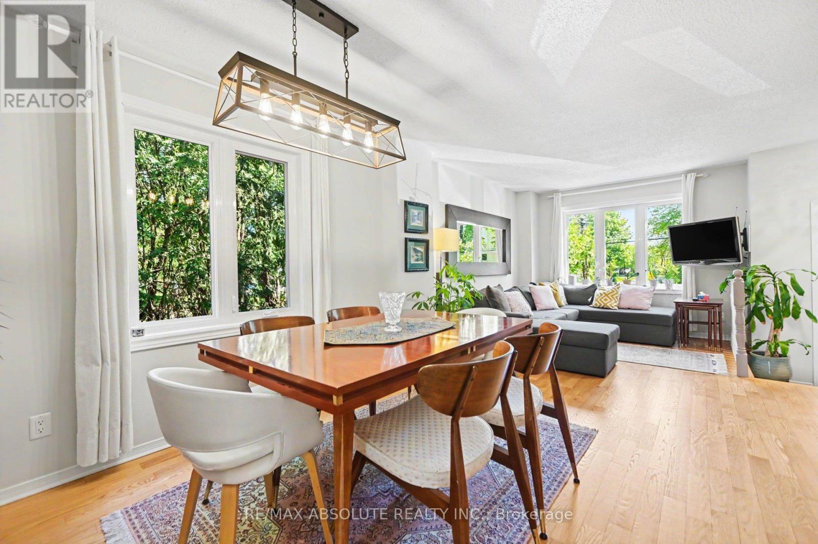 700 Tweedsmuir Avenue, Ottawa, ON - Indoor Photo Showing Dining Room