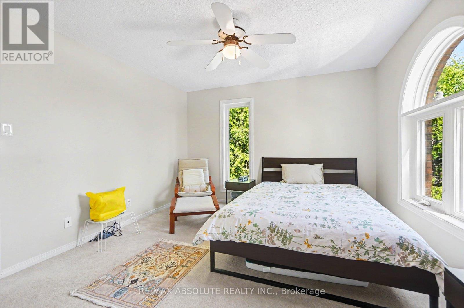 700 Tweedsmuir Avenue, Ottawa, ON - Indoor Photo Showing Bedroom