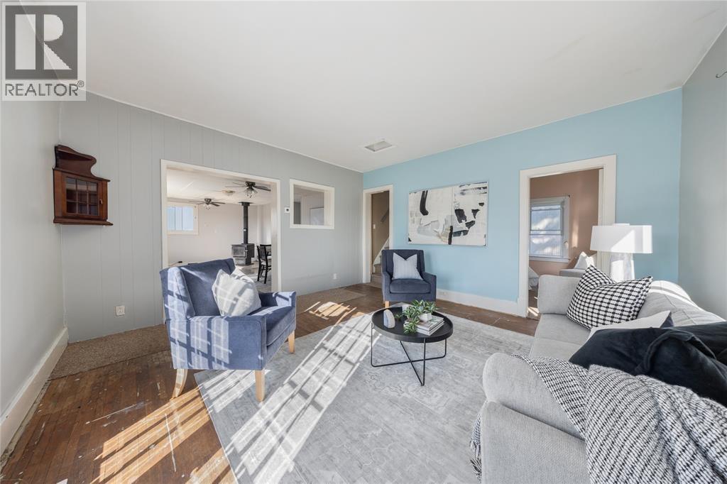 1224 Brigden Road, Sombra, ON - Indoor Photo Showing Living Room