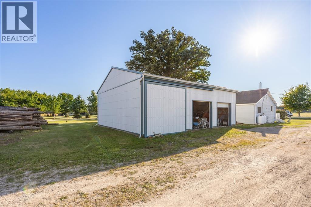 1224 Brigden Road, Sombra, ON - Outdoor
