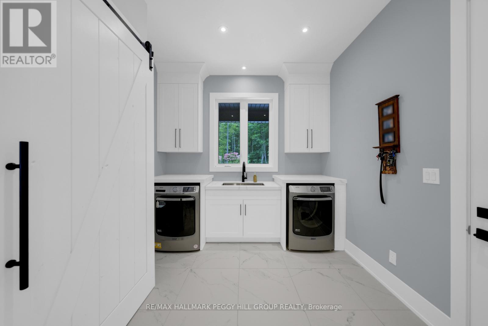 49 Melissa Lane, Tiny, ON - Indoor Photo Showing Laundry Room