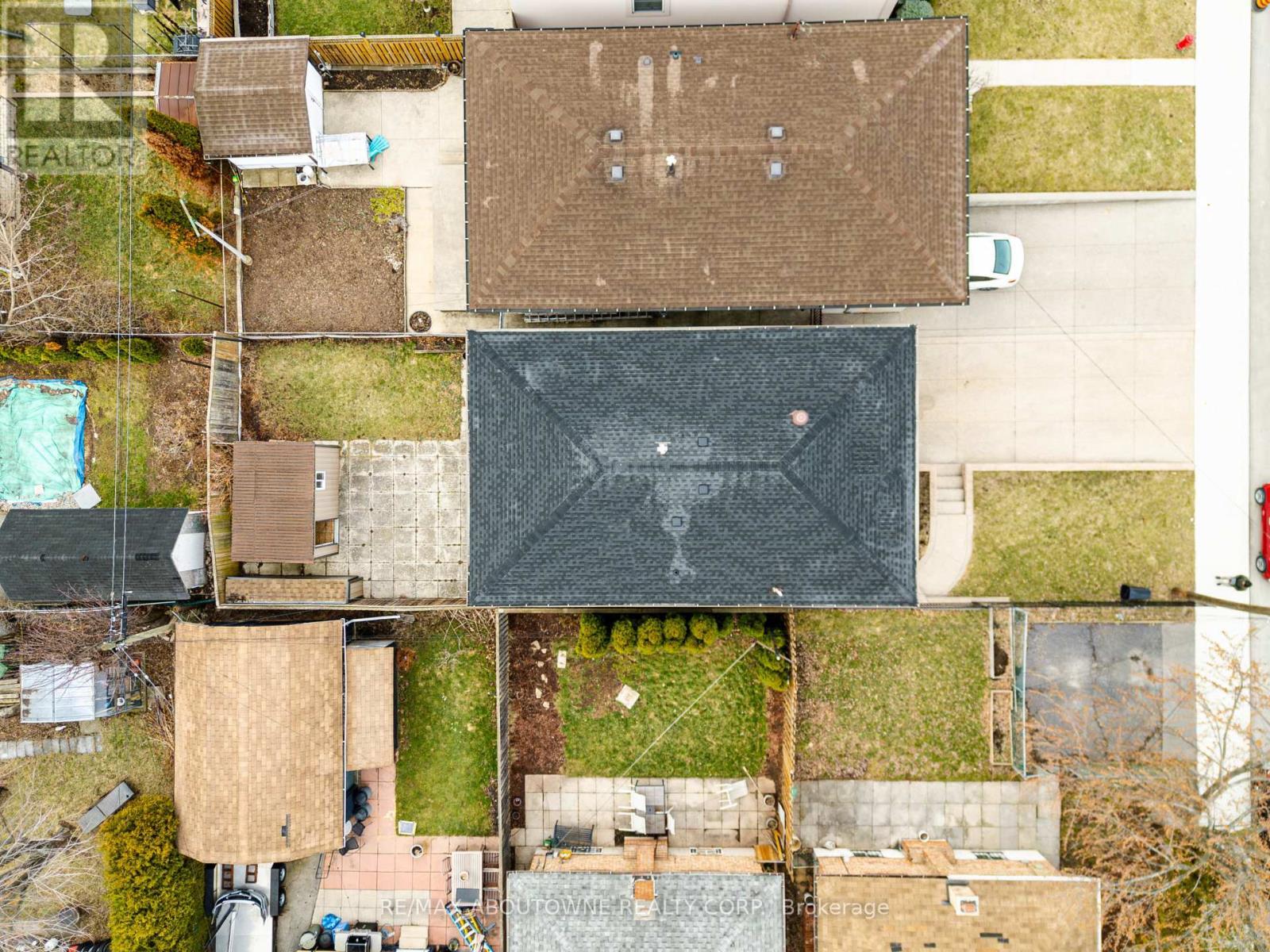 106 Beland Avenue N, Hamilton, ON - Outdoor