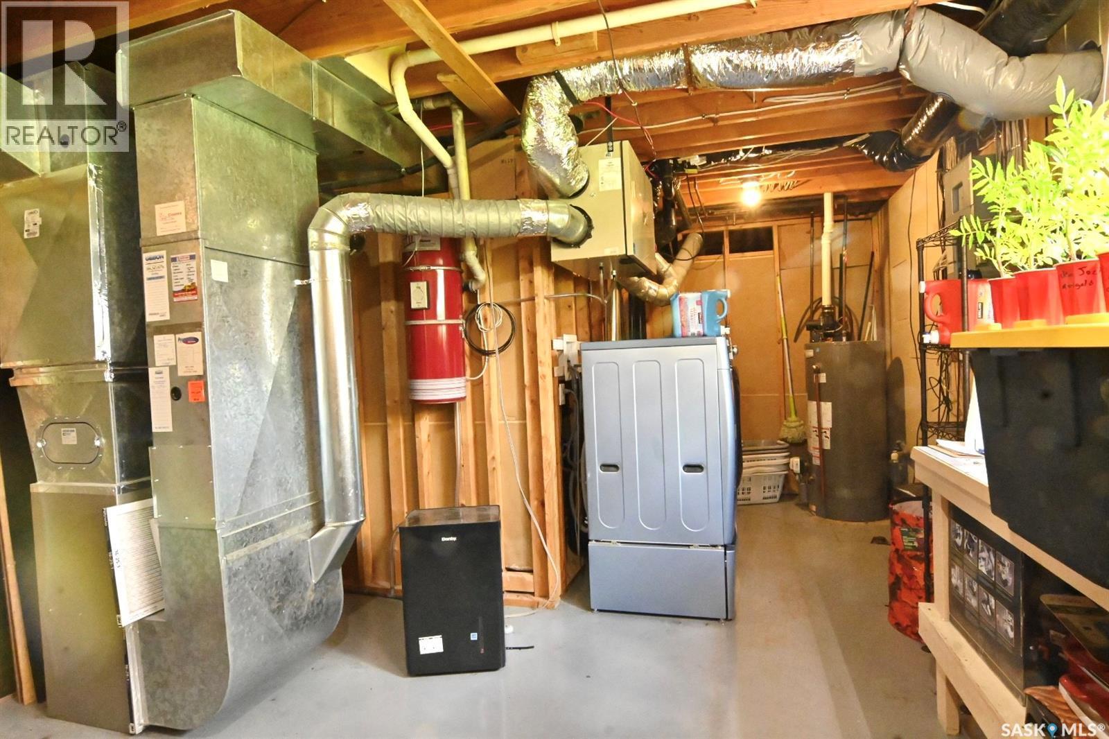 311 Walter Scott Avenue, Hanley, SK - Indoor Photo Showing Basement