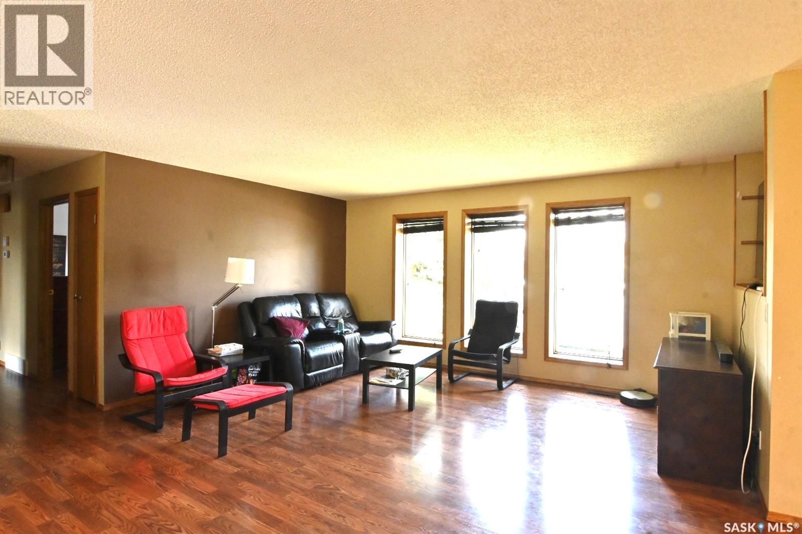 311 Walter Scott Avenue, Hanley, SK - Indoor Photo Showing Other Room