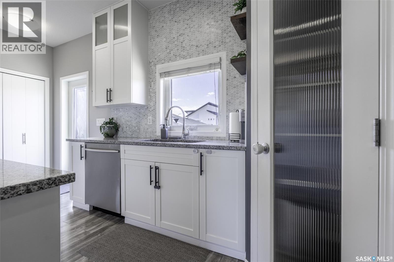 4119 33Rd Street W, Saskatoon, SK - Indoor Photo Showing Kitchen