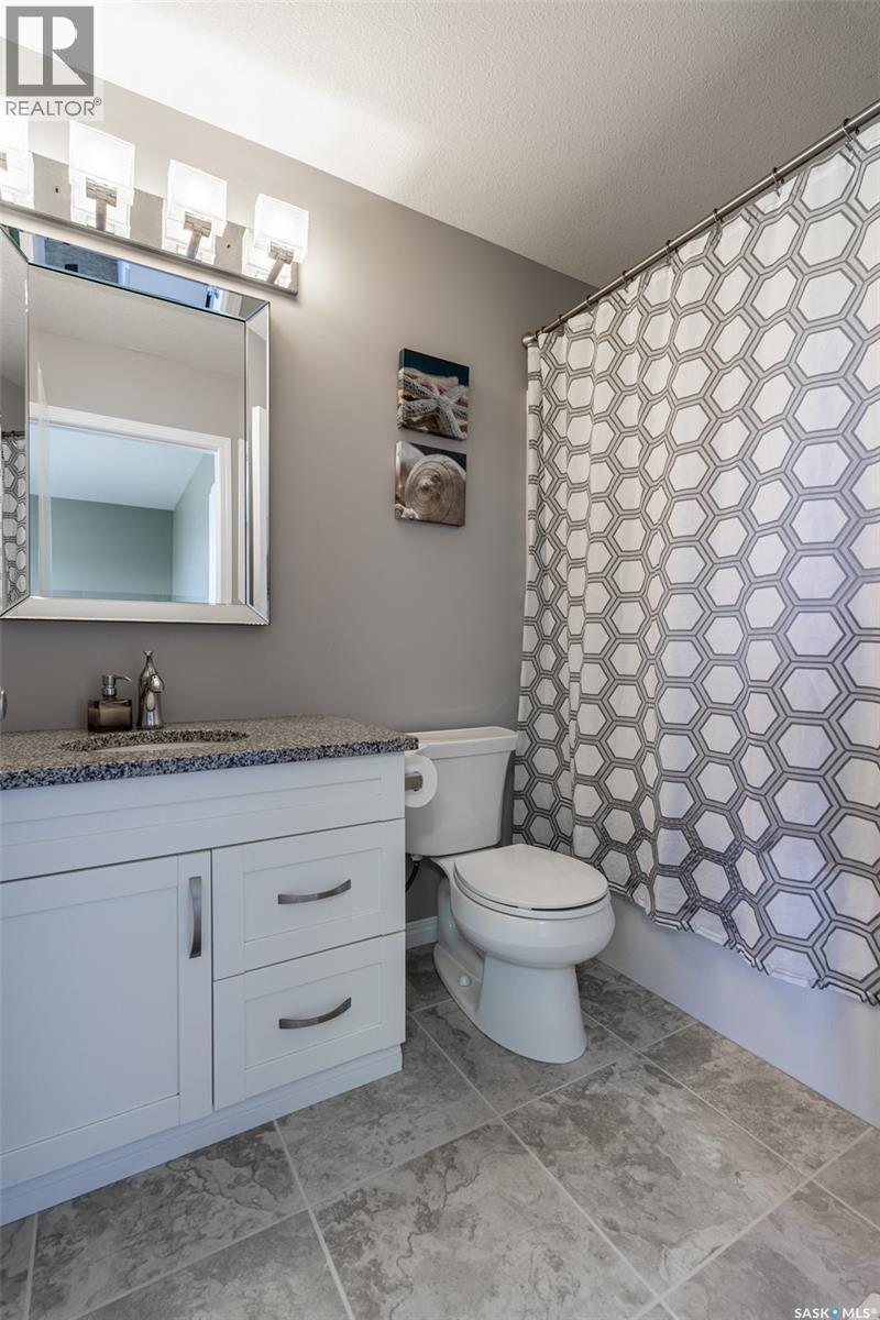 4119 33Rd Street W, Saskatoon, SK - Indoor Photo Showing Bathroom