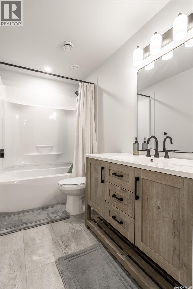 4119 33Rd Street W, Saskatoon, SK - Indoor Photo Showing Bathroom