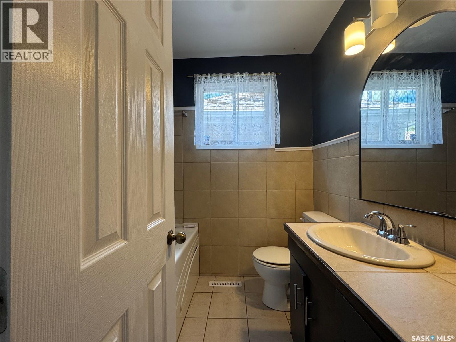 646 Retallack Street, Regina, SK - Indoor Photo Showing Bathroom