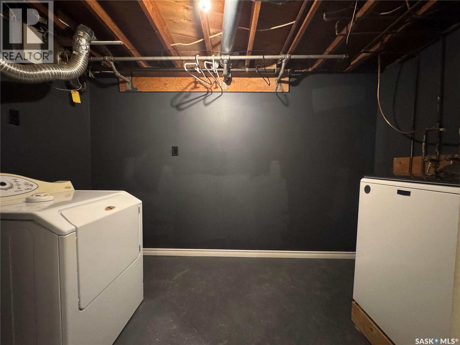 646 Retallack Street, Regina, SK - Indoor Photo Showing Laundry Room