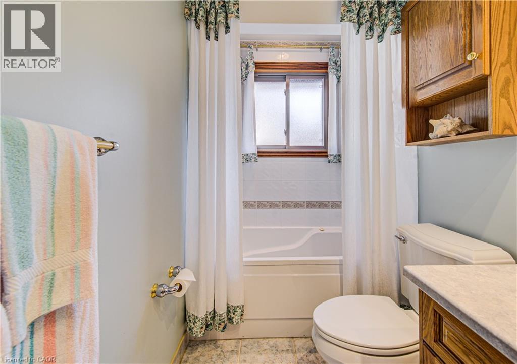 119 Martinglen Crescent, Kitchener, ON - Indoor Photo Showing Bathroom