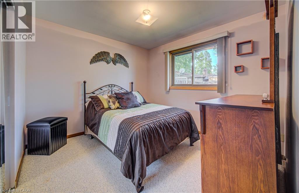 119 Martinglen Crescent, Kitchener, ON - Indoor Photo Showing Bedroom