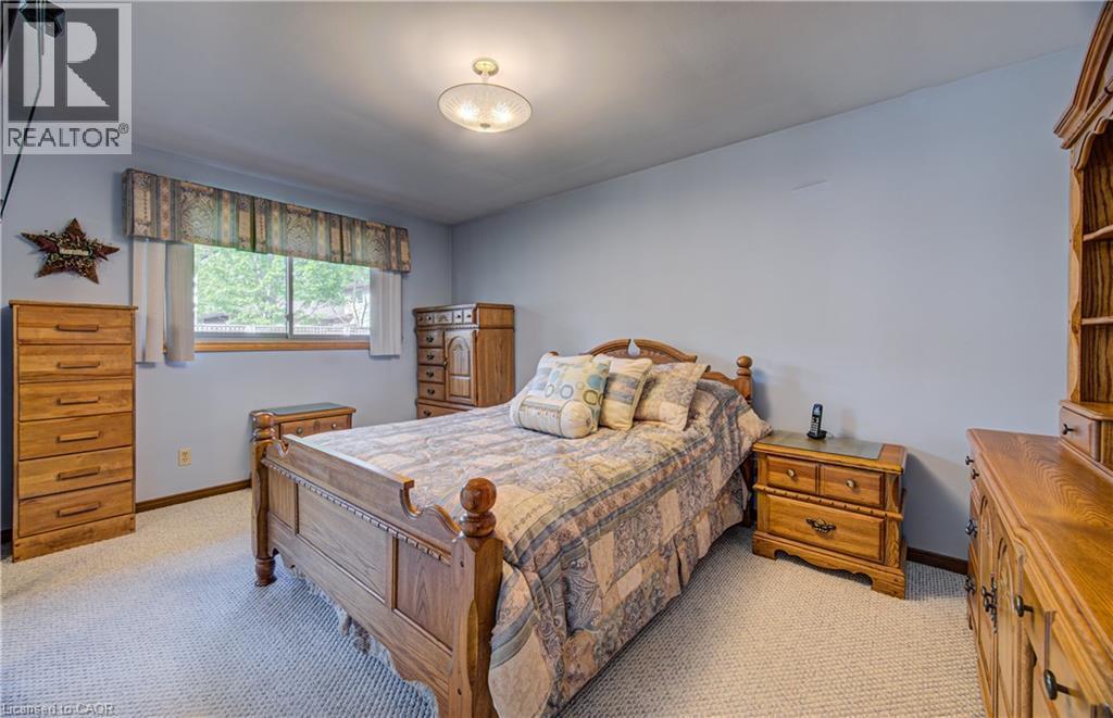 119 Martinglen Crescent, Kitchener, ON - Indoor Photo Showing Bedroom