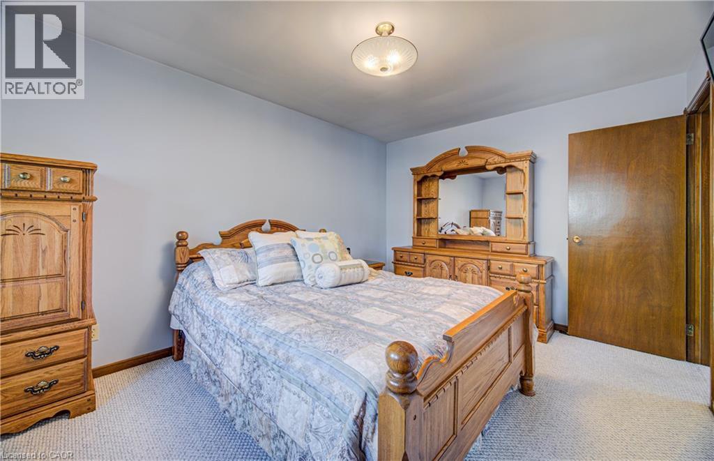 119 Martinglen Crescent, Kitchener, ON - Indoor Photo Showing Bedroom