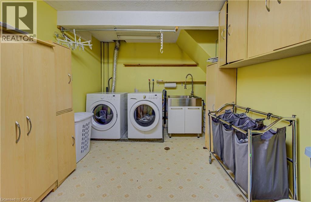 119 Martinglen Crescent, Kitchener, ON - Indoor Photo Showing Laundry Room