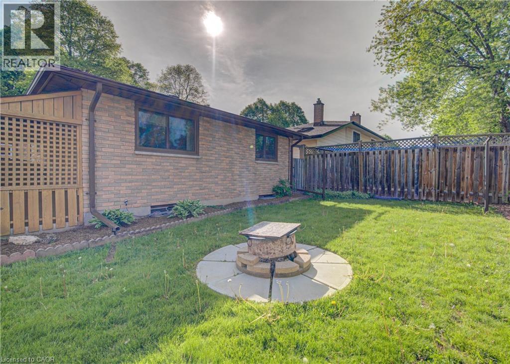 119 Martinglen Crescent, Kitchener, ON - Outdoor