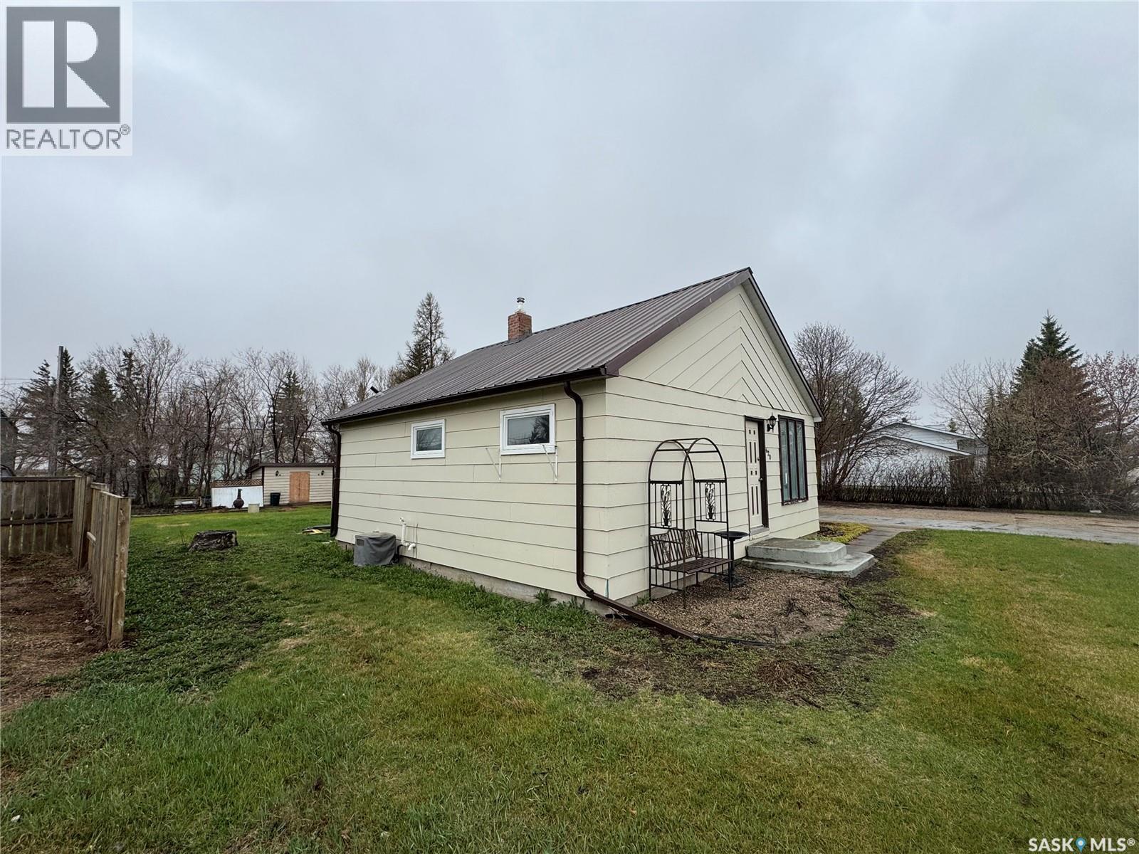 620 2Nd Avenue, Raymore, SK - Outdoor