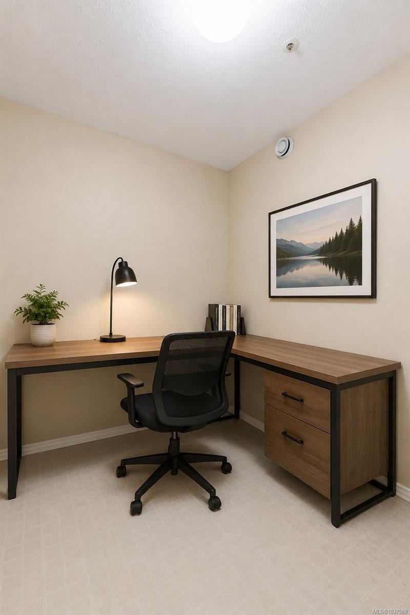 #304-75 Bryden St, Nanaimo, BC - Indoor Photo Showing Office