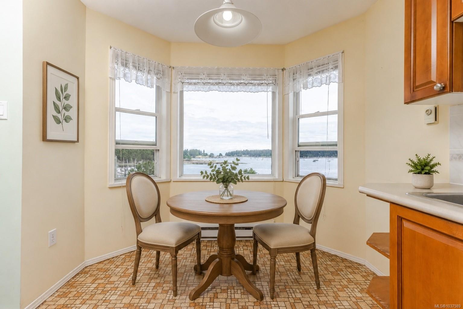 #304-75 Bryden St, Nanaimo, BC - Indoor Photo Showing Dining Room