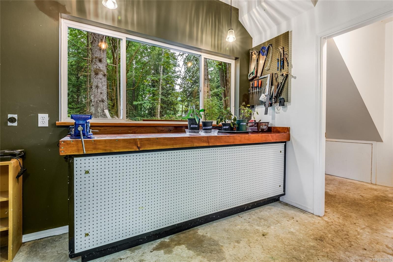 2245 Schulz Rd, Black Creek, BC