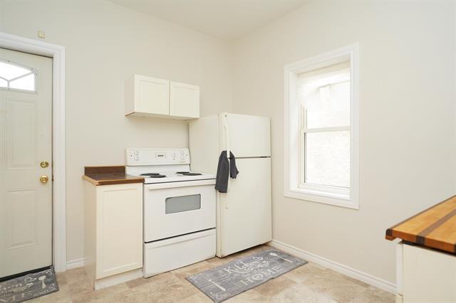 384 Martin Ave, Winnipeg, MB