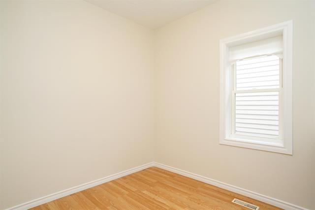 384 Martin Ave, Winnipeg, MB