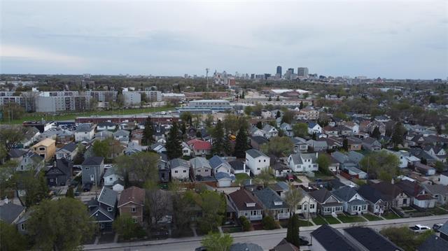 384 Martin Ave, Winnipeg, MB