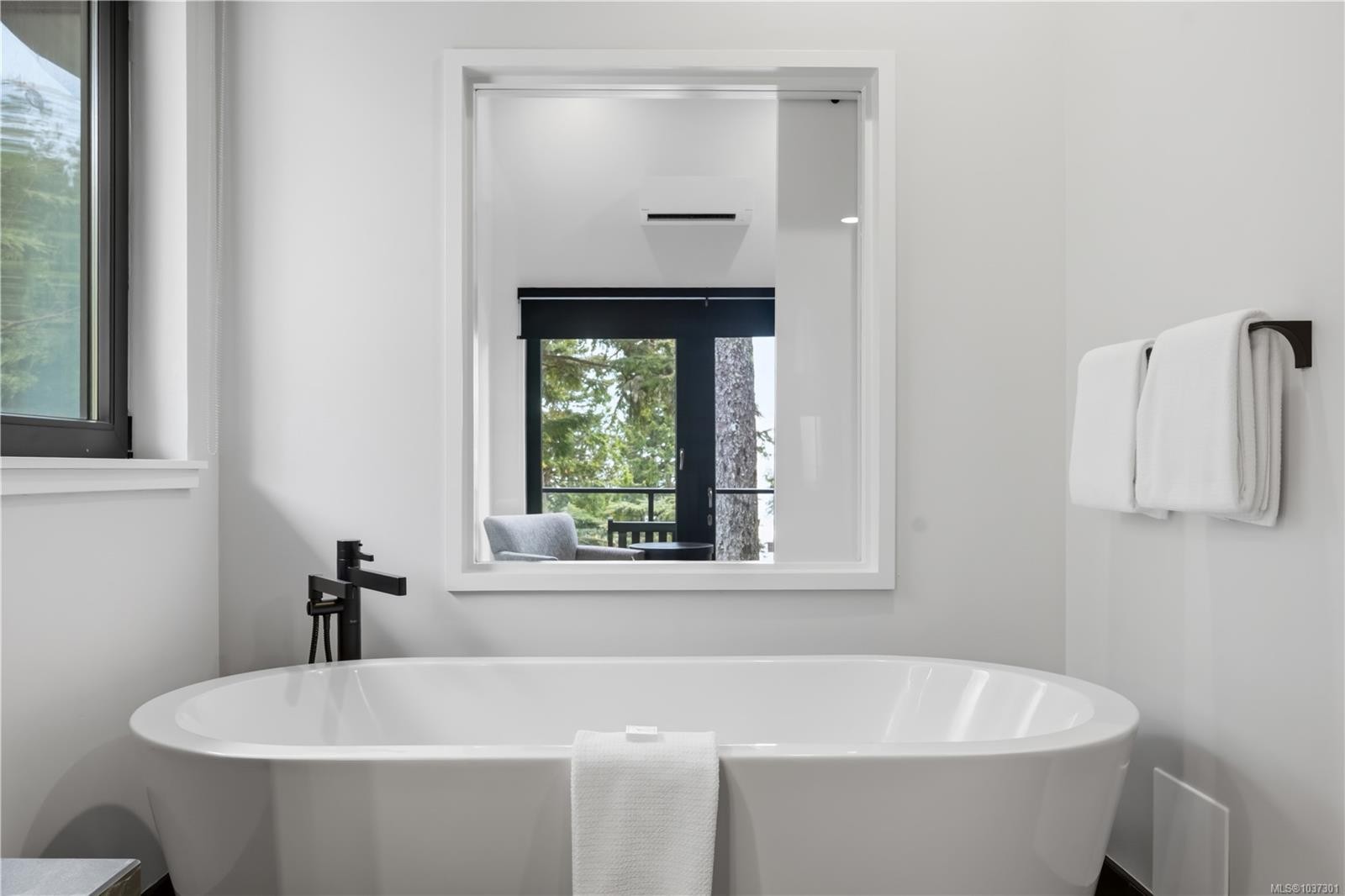 2003-596 Marine Dr, Ucluelet, BC - Indoor Photo Showing Bathroom