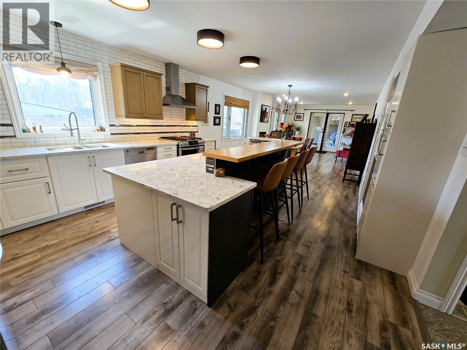 528 Dieppe Drive, Weyburn, SK - Indoor Photo Showing Kitchen With Double Sink