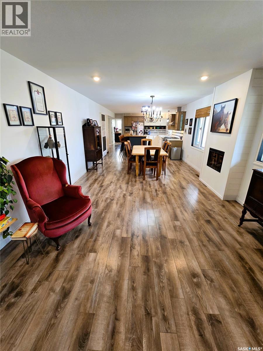 528 Dieppe Drive, Weyburn, SK - Indoor