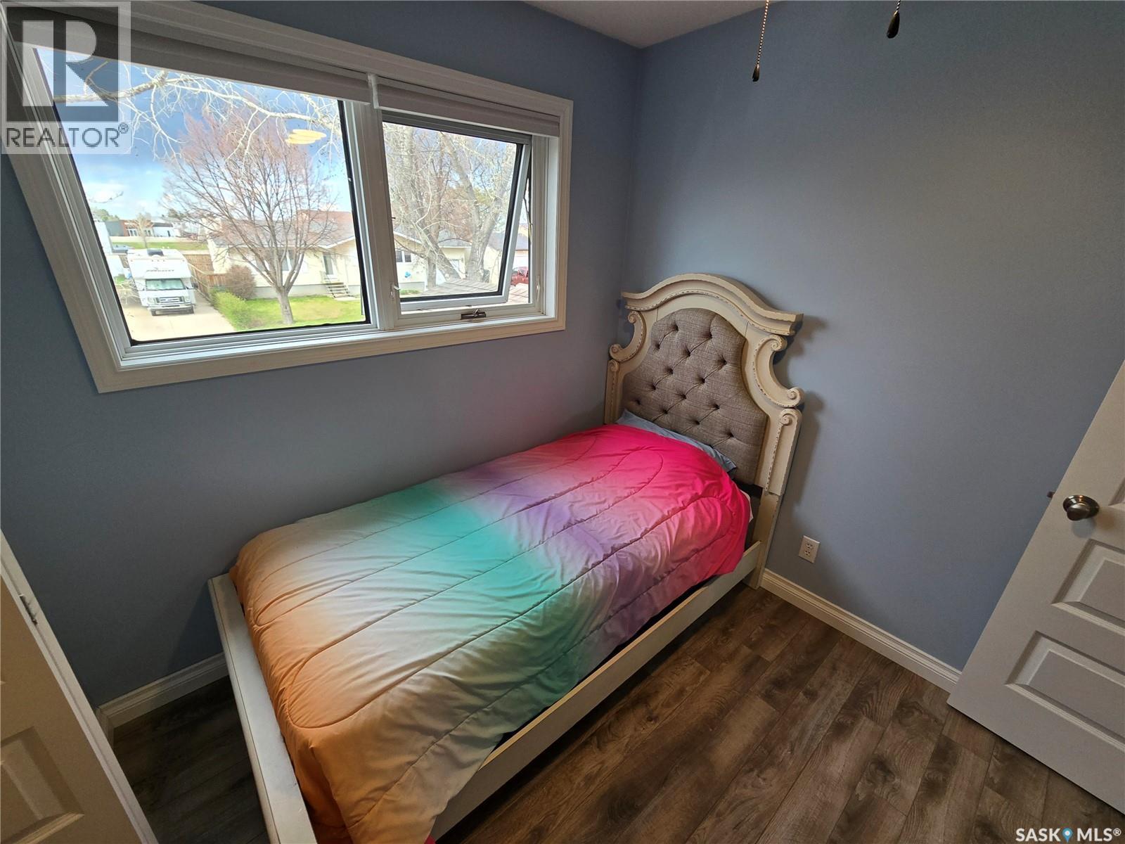 528 Dieppe Drive, Weyburn, SK - Indoor Photo Showing Bedroom