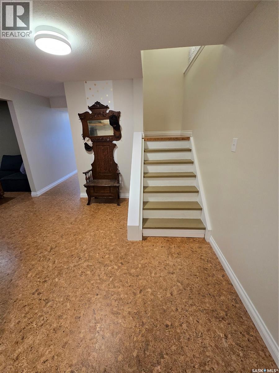 528 Dieppe Drive, Weyburn, SK - Indoor Photo Showing Other Room