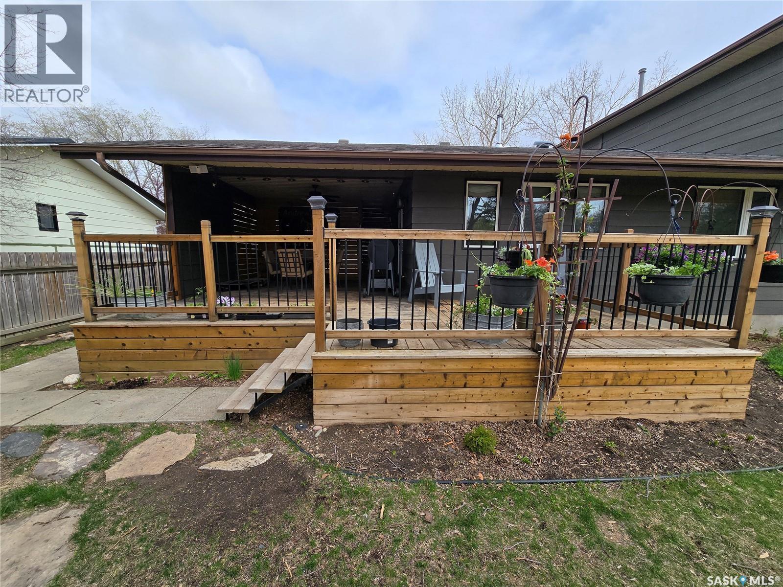 528 Dieppe Drive, Weyburn, SK - Outdoor With Deck Patio Veranda