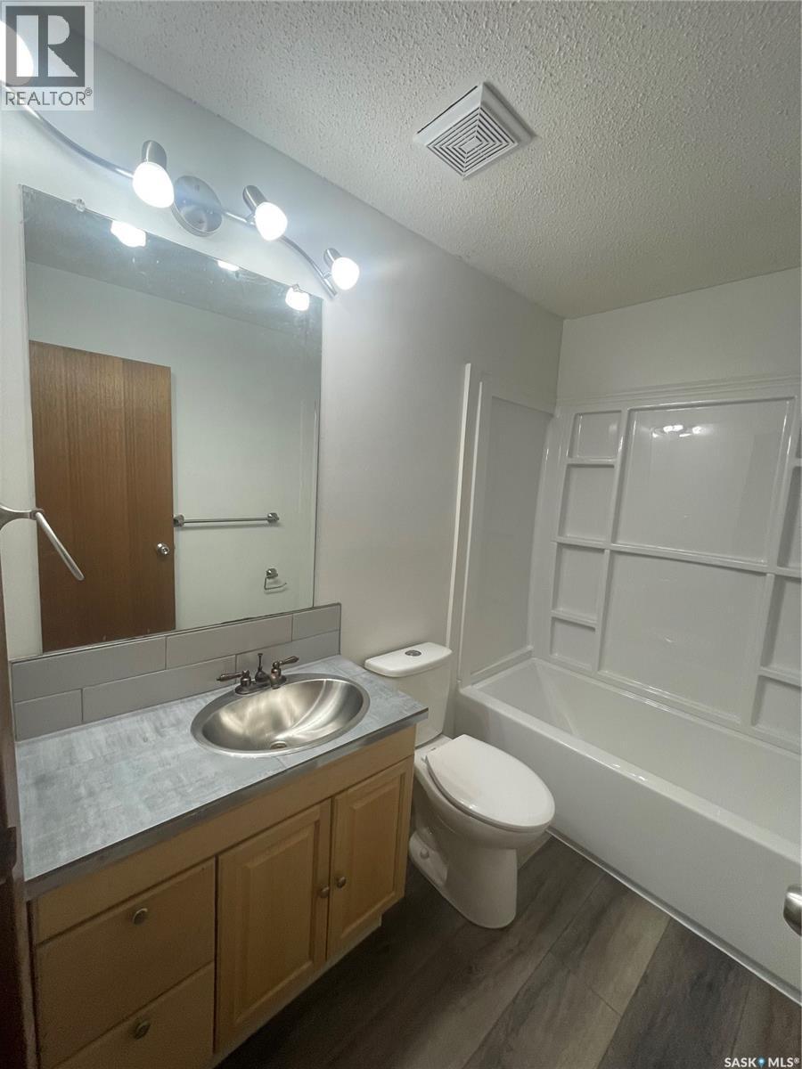 1510 Mckercher Drive, Saskatoon, SK - Indoor Photo Showing Bathroom