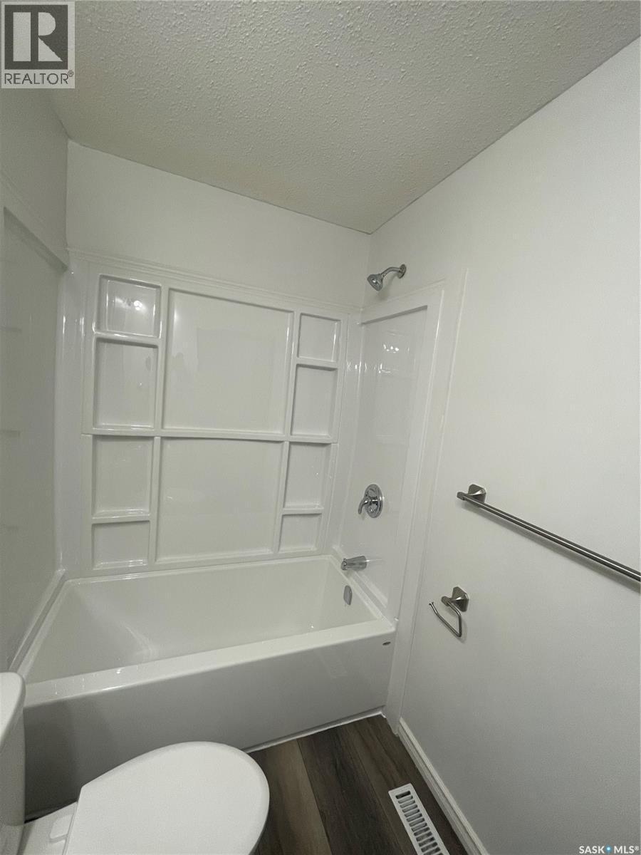 1510 Mckercher Drive, Saskatoon, SK - Indoor Photo Showing Bathroom