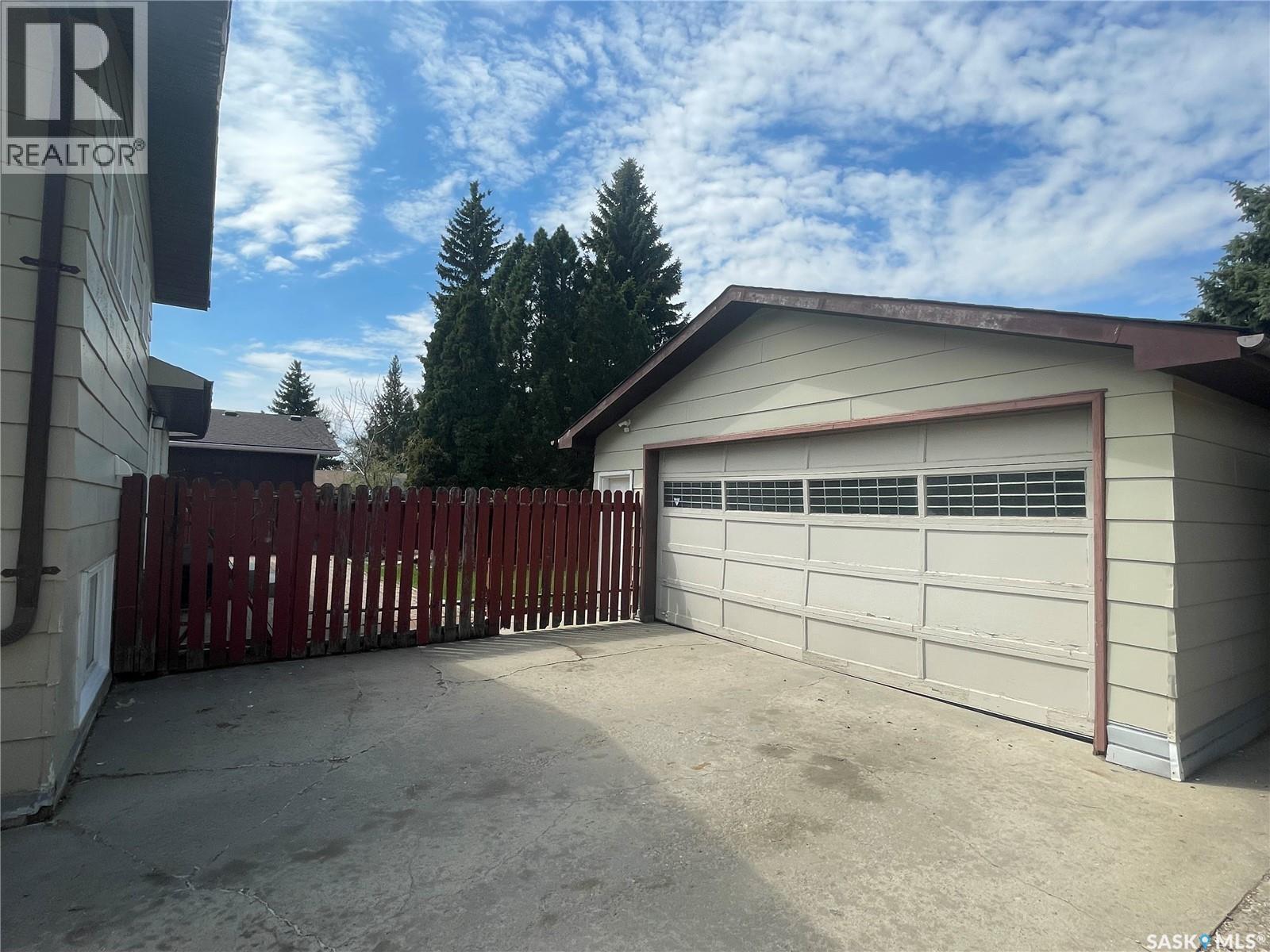 1510 Mckercher Drive, Saskatoon, SK - Outdoor