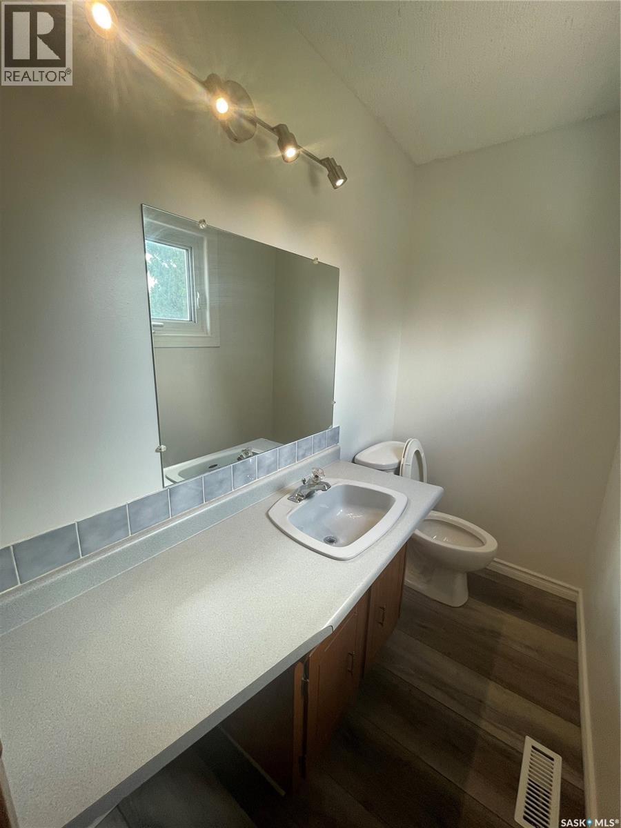 1510 Mckercher Drive, Saskatoon, SK - Indoor Photo Showing Bathroom