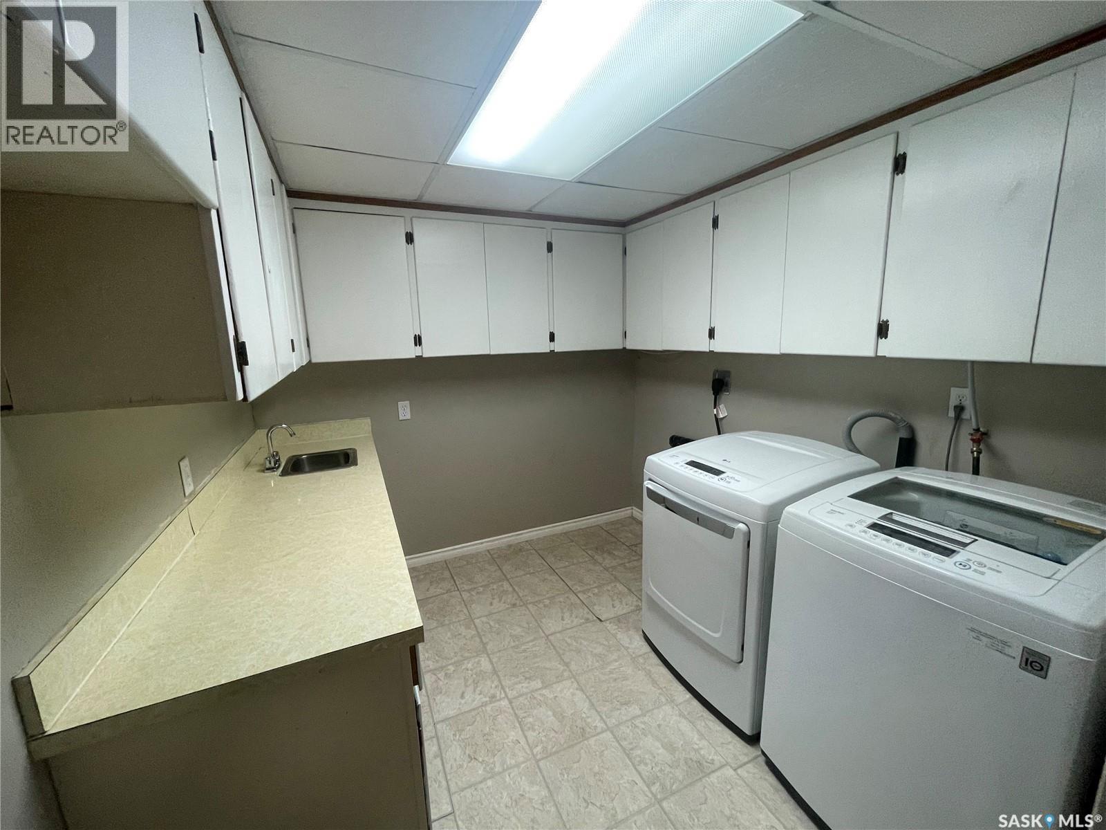 1510 Mckercher Drive, Saskatoon, SK - Indoor Photo Showing Laundry Room