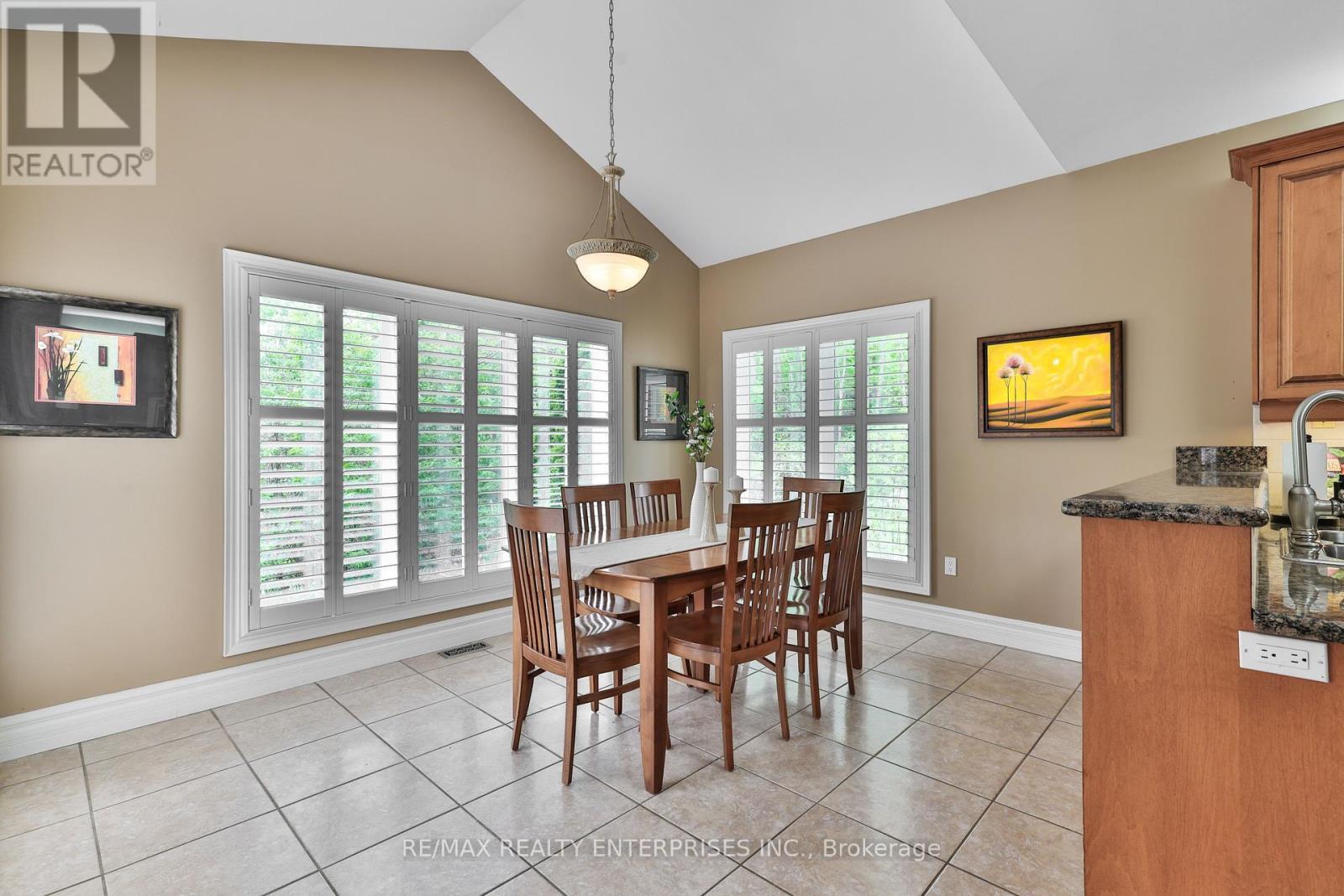 1832 Chesbro Court, Mississauga, ON - Indoor Photo Showing Dining Room