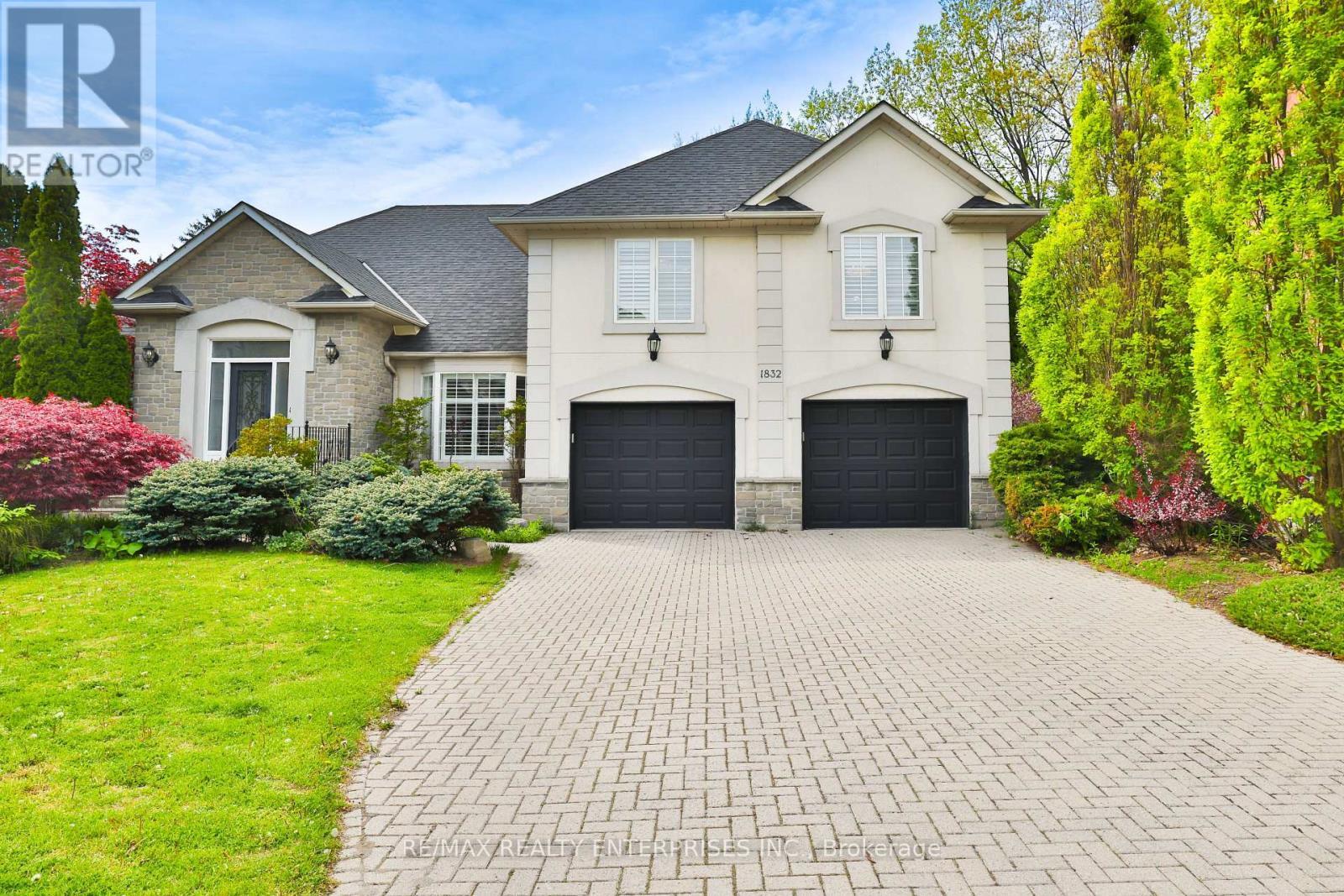 1832 Chesbro Court, Mississauga, ON - Outdoor With Facade