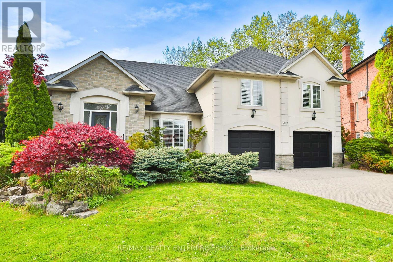 1832 Chesbro Court, Mississauga, ON - Outdoor With Facade
