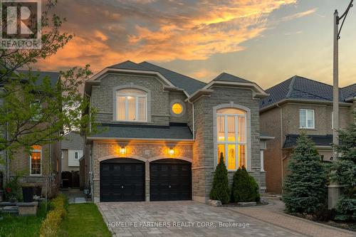 15 OAKHAVEN ROAD  Brampton, ON L6P 2Y3