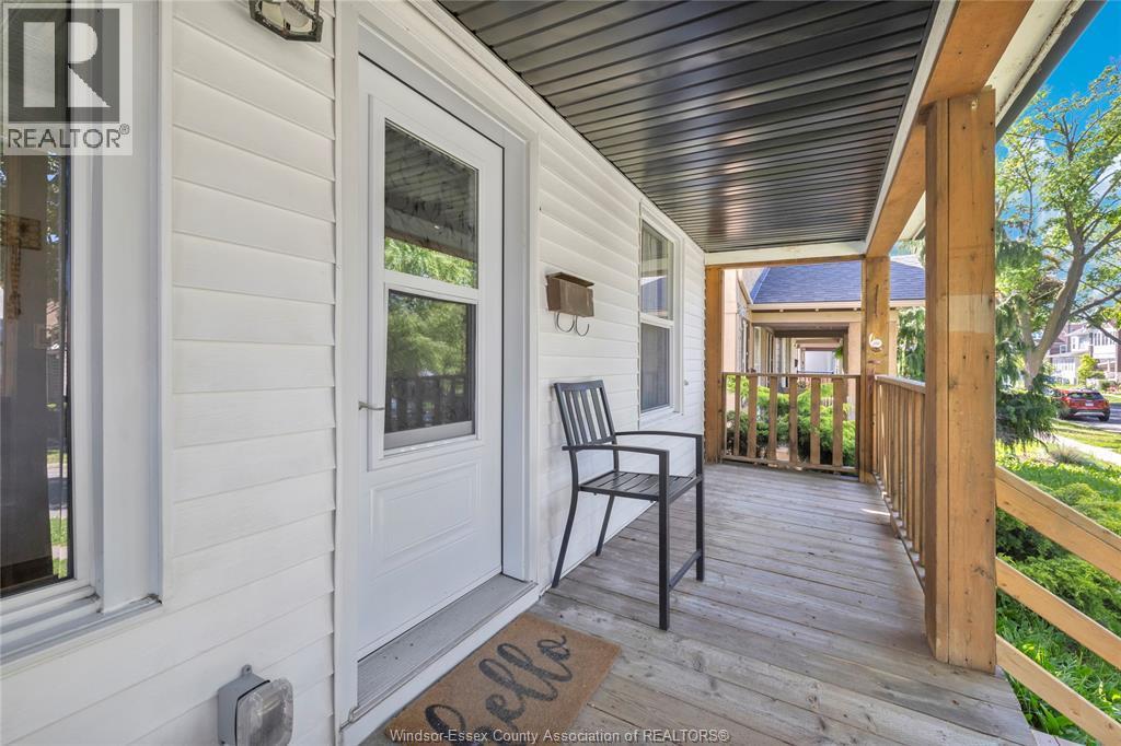 712 Gladstone, Windsor, ON - Outdoor With Exterior