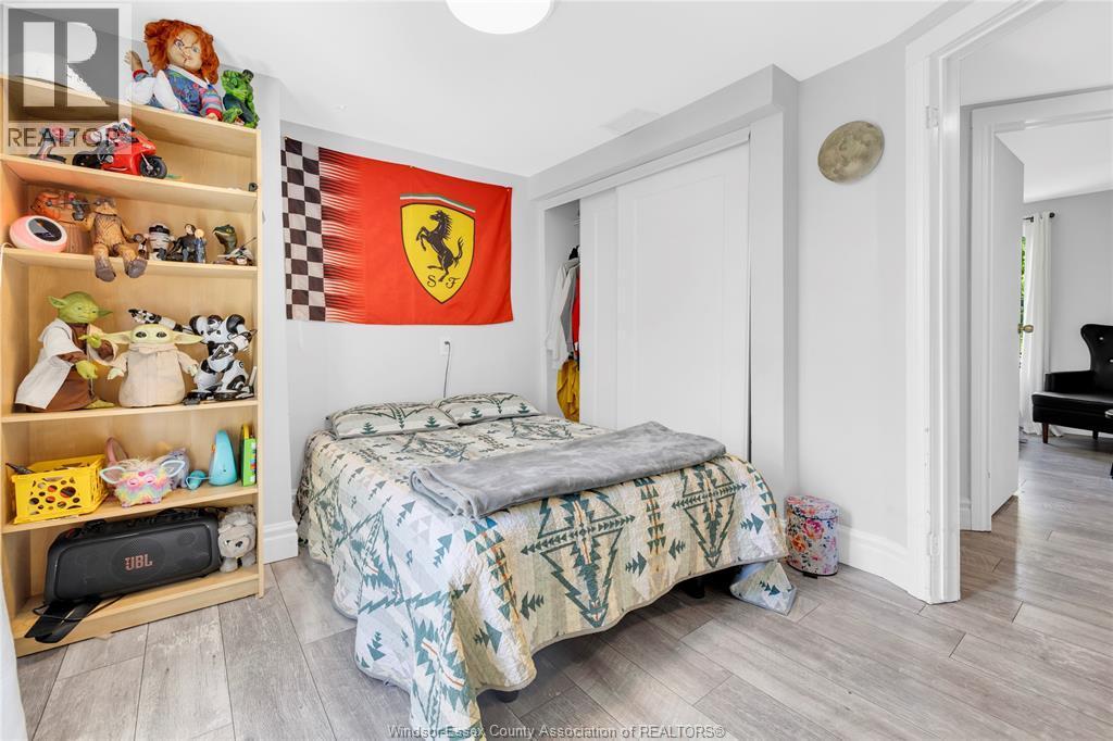 712 Gladstone, Windsor, ON - Indoor Photo Showing Bedroom
