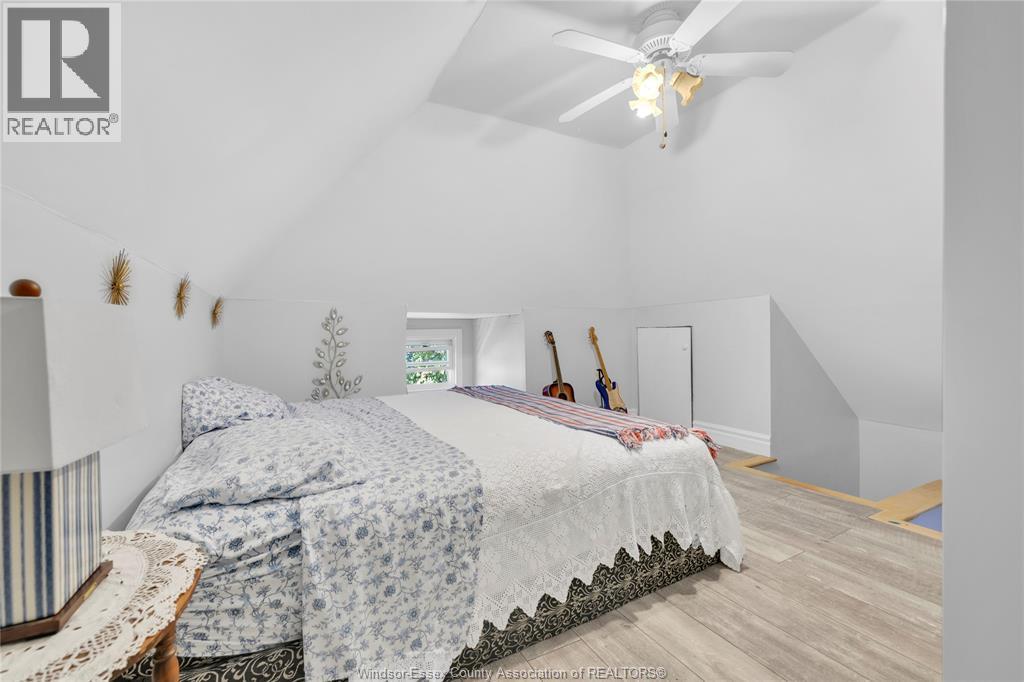 712 Gladstone, Windsor, ON - Indoor Photo Showing Bedroom