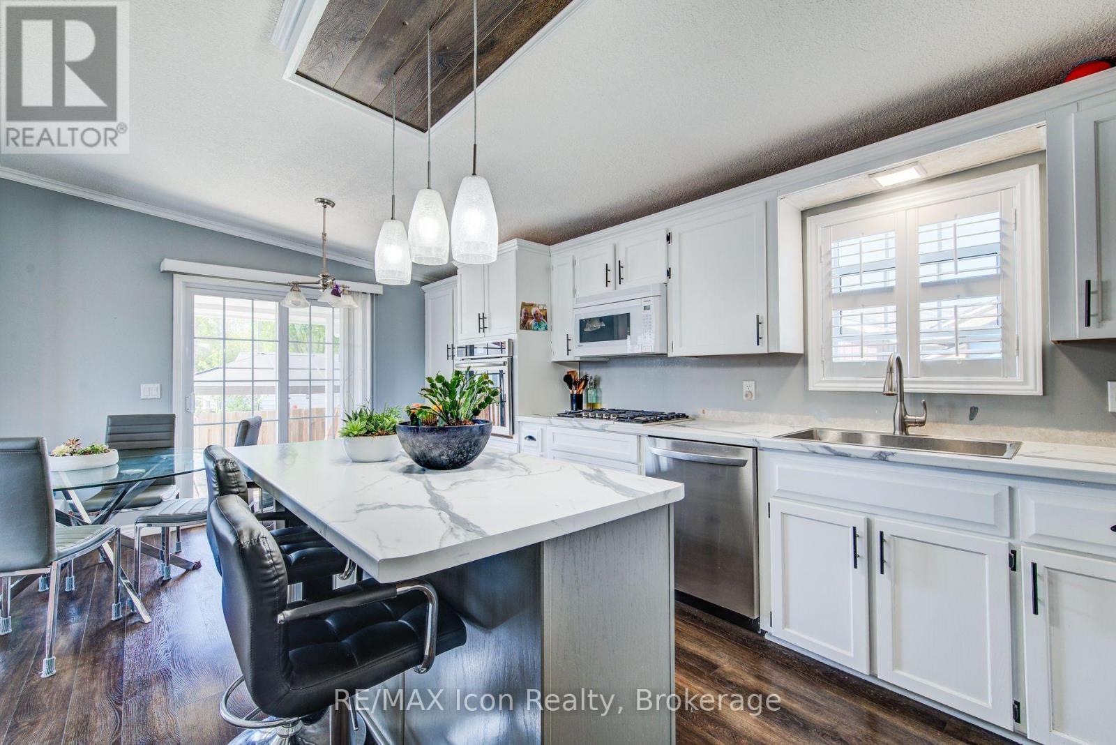 11 Hemlock Crescent, Puslinch, ON - Indoor