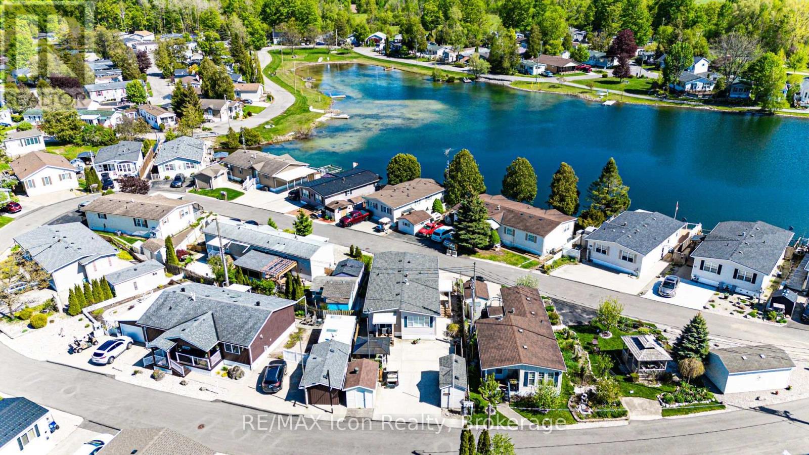 11 Hemlock Crescent, Puslinch, ON - Outdoor With Body Of Water With View